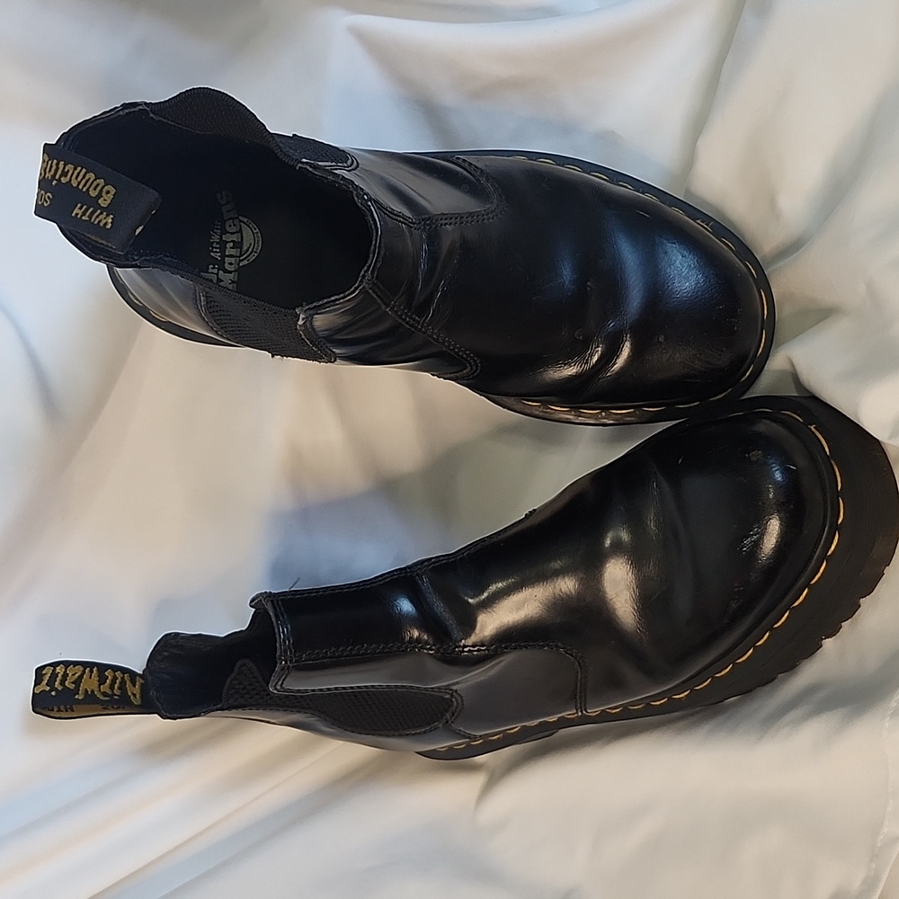 Dr. Martens- Smooth Leather Platform Chelsea Boots